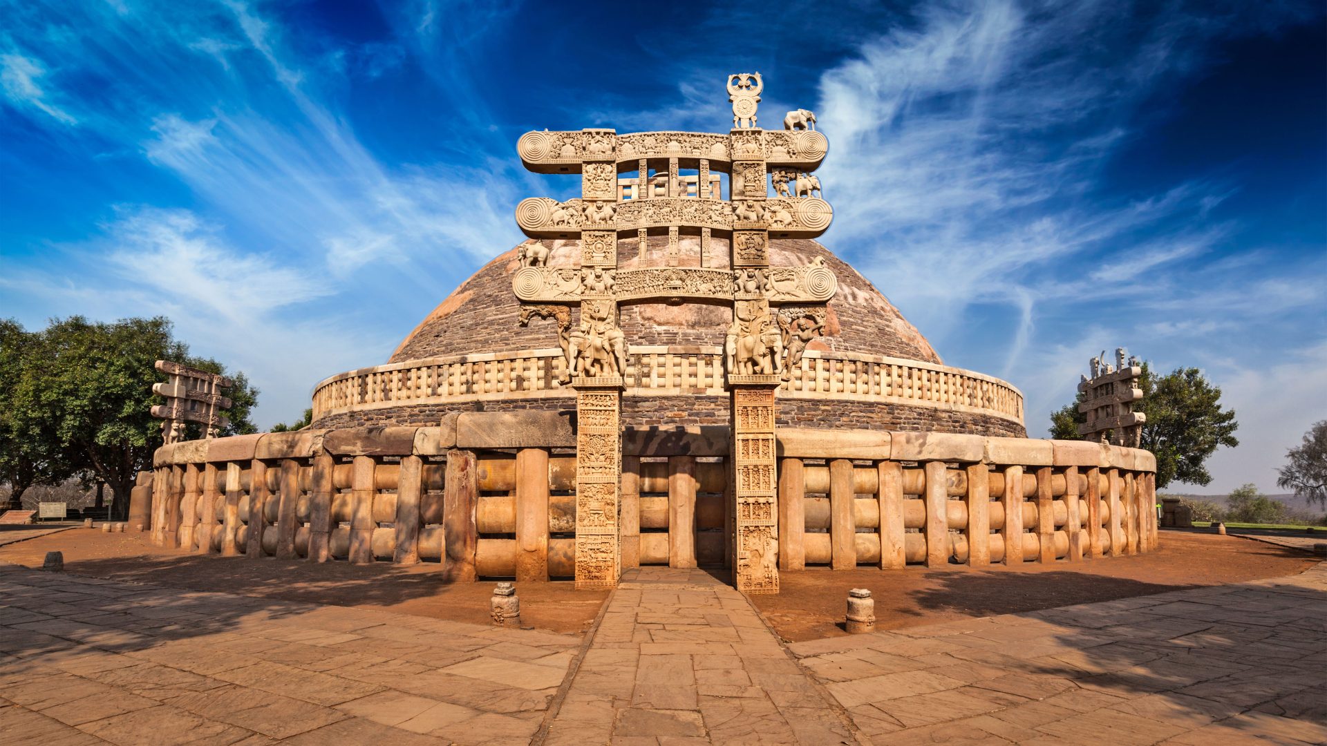 great-stupa-sanchi-madhya-pradesh-india